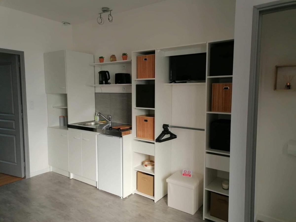 Charmant F2 Noyant Esterno foto